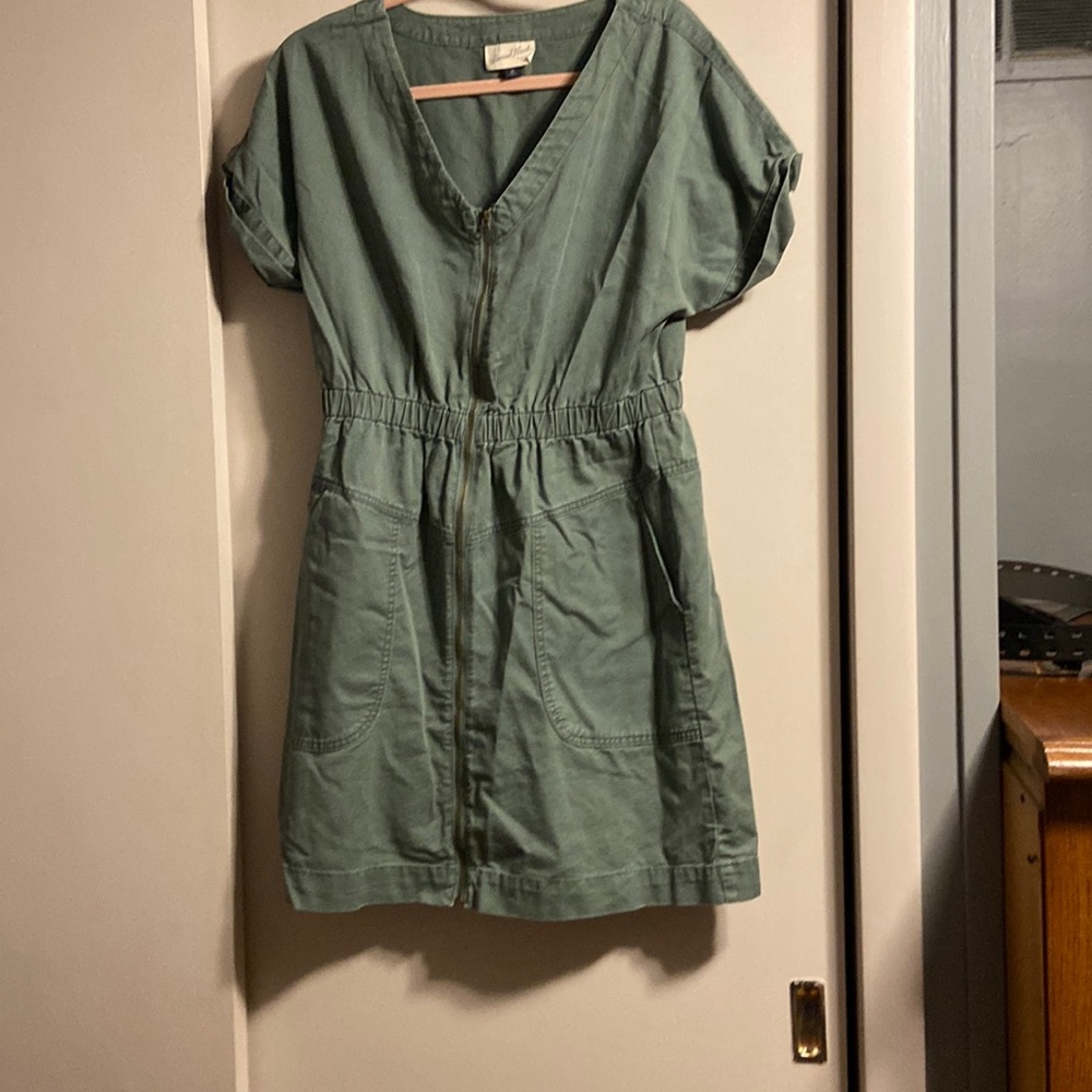 Green short zip up dress